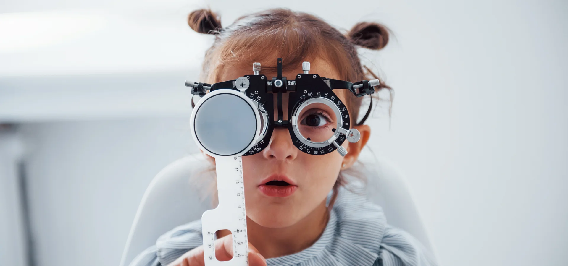 Child having an eye test
